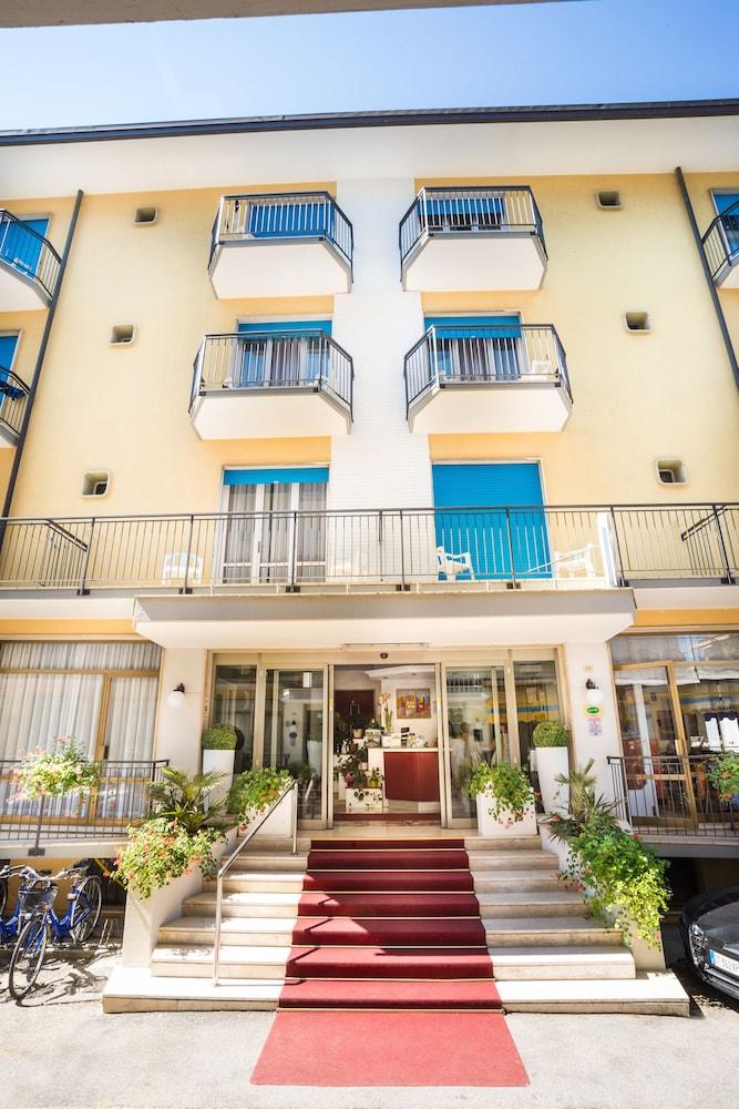 Hotel Azzorre Lido di Jesolo Dış mekan fotoğraf