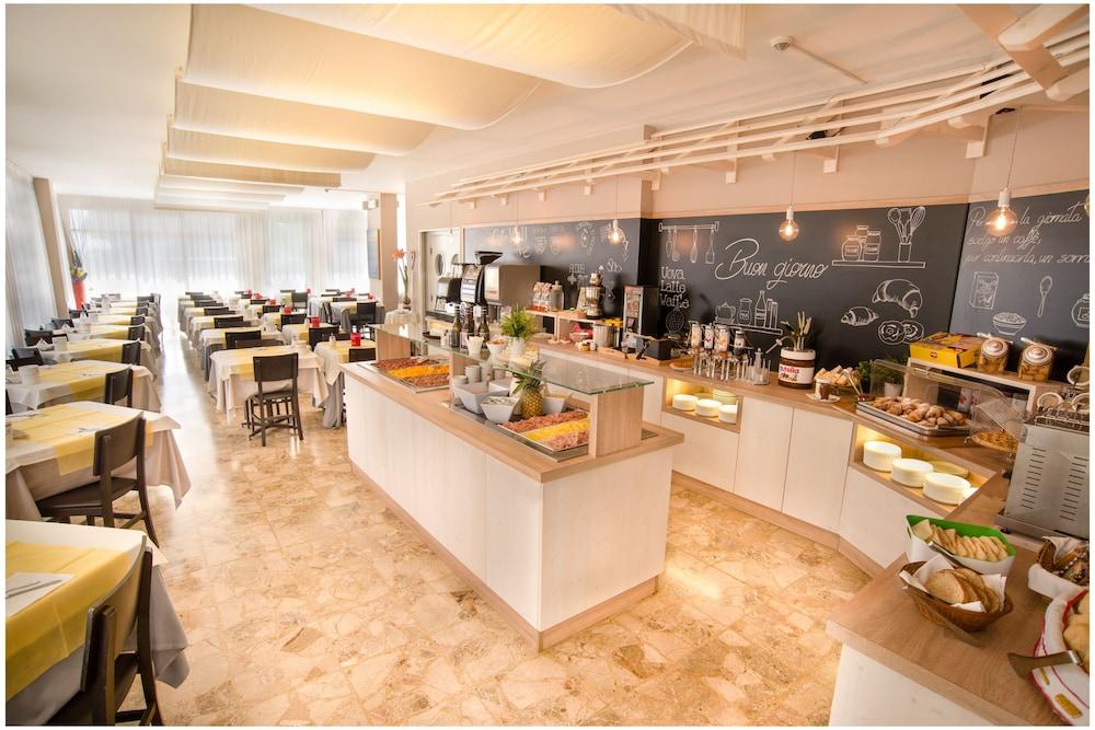 Hotel Azzorre Lido di Jesolo Dış mekan fotoğraf
