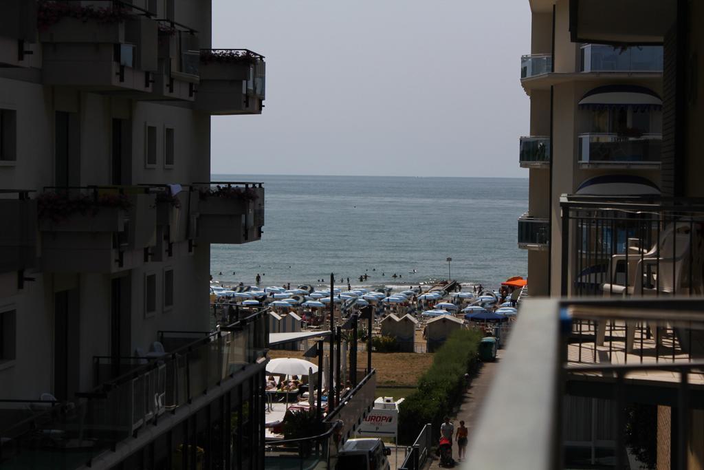 Hotel Azzorre Lido di Jesolo Dış mekan fotoğraf