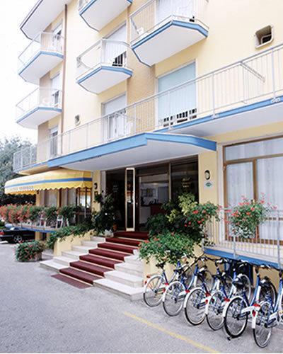 Hotel Azzorre Lido di Jesolo Dış mekan fotoğraf